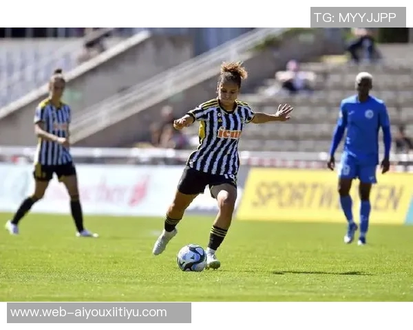 女足欧冠第三轮精彩纷呈拜仁逆转阿森纳曼联小胜巴黎巴萨尤文双双获胜 女足欧冠第三轮精彩纷呈拜仁逆转阿森纳曼联小胜巴黎巴萨尤文双双获胜