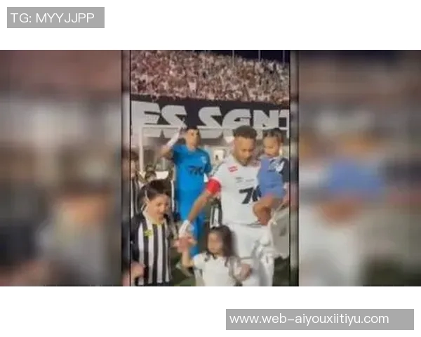 内马尔拼尽全力带伤出战90分钟赛后紧急冰敷膝盖伤处